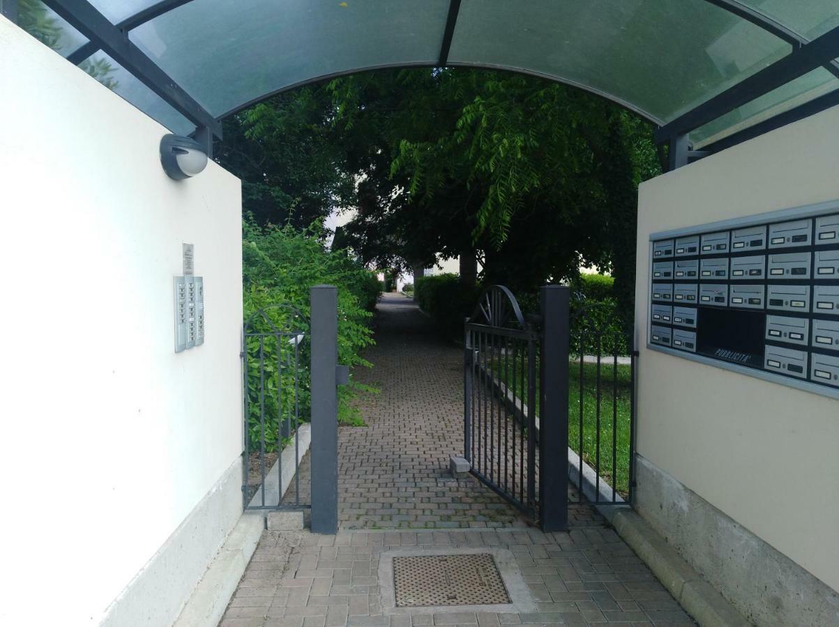 Villa Designcontrodesign Desenzano del Garda Exterior foto